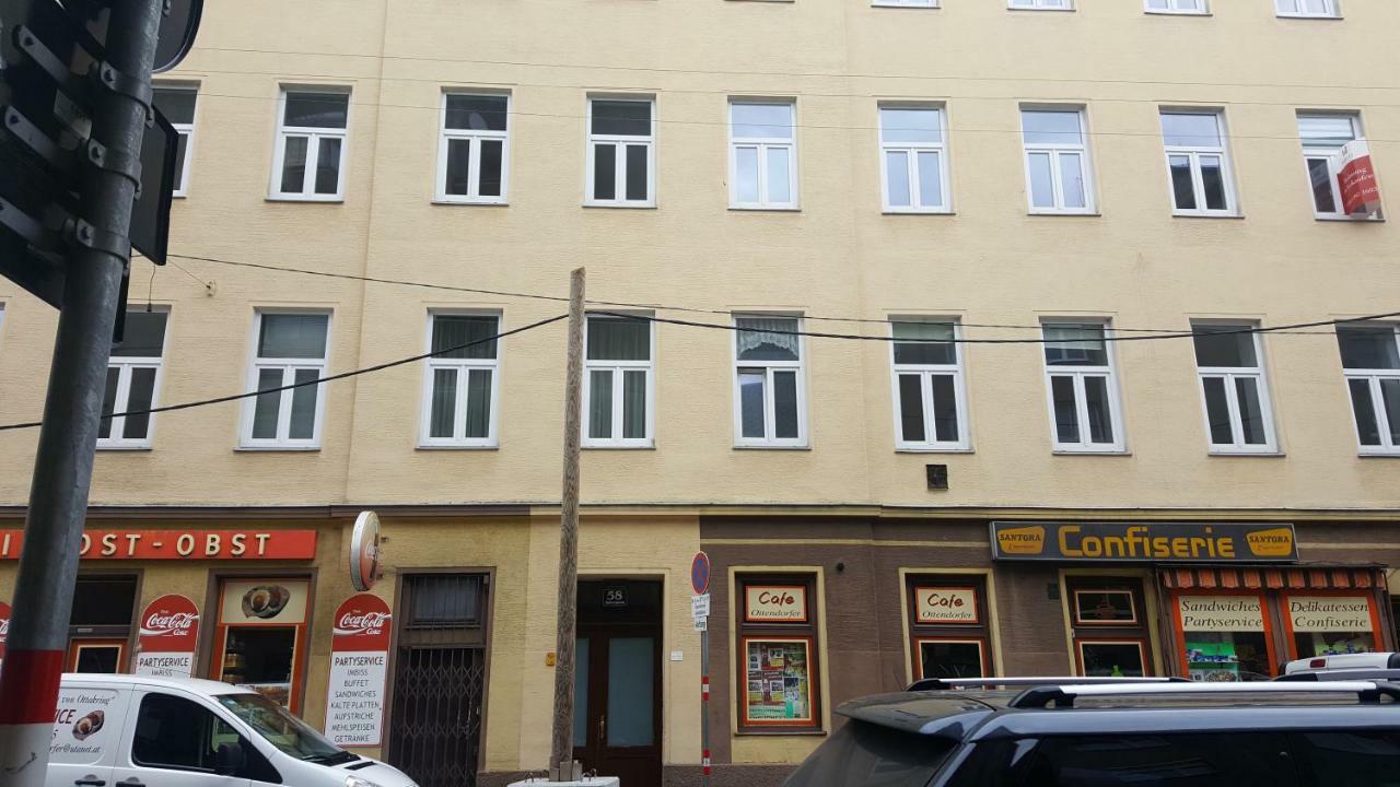 Nina Apartment Wina Bagian luar foto
